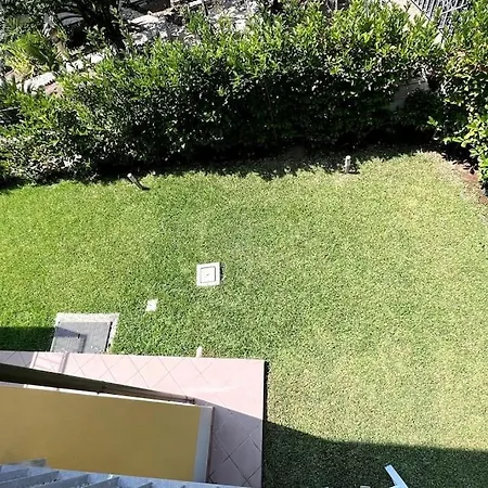 A Pochi Passi Dal Mare E Dal Centro Marina Di Villa *